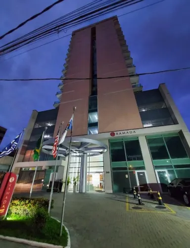 Loft no Hotel Ramada Venda, 42 metros quadrados com vista pra cidade, Imbetiba - Macaé - R