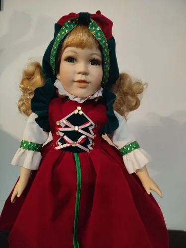 Boneca holandesa colecionável.