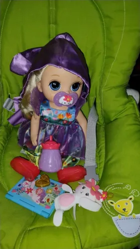 Boneca Baby Alive com acessórios