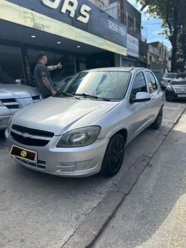 Vendo Celta LT 2013 1.0 - pequena entrada + fixas de R$418,12