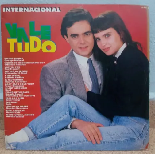 Disco de vinil trilha sonora Novela VALE TUDO, internacional. LP em ótimas condições.