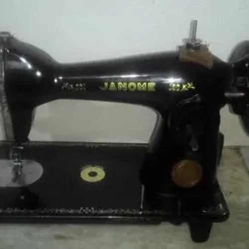 Maquina de costura antiga