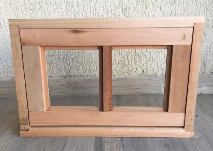 Janela madeira Nova basculante 40x60cm