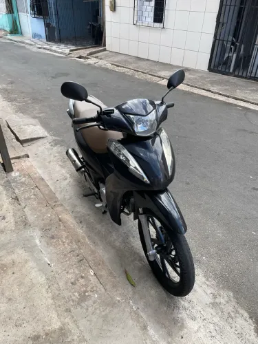 Vendo Honda biz 110i 