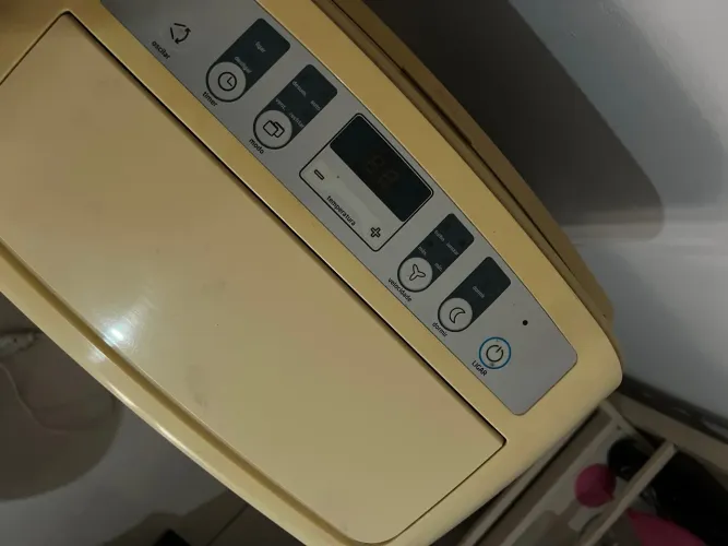Ar midea portátil 12 btus conservado parado sem uso