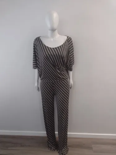 Macacão estampado verde musgo e branco