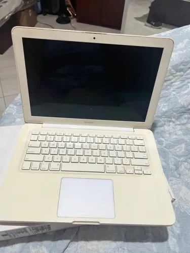 MacBook White Defeito A1342 com caixa original Defeito 