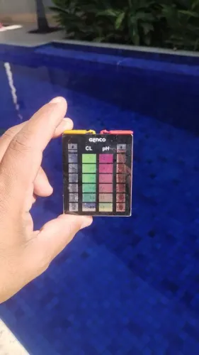 Limpeza e manutenção de piscinas