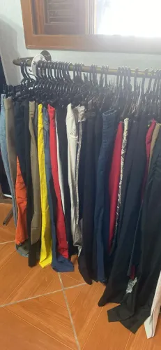 Lote de roupas para brechó 