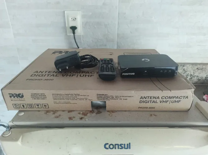 Receptor digital terrestre com antena 