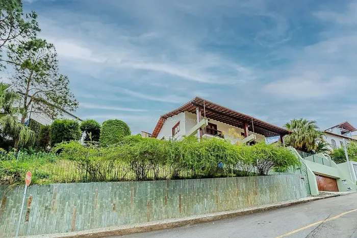 Casa 4 quartos - Cidade Jardim