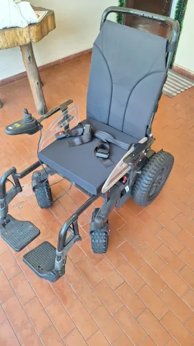 Cadeira de rodas Motorizada Ottobock B400