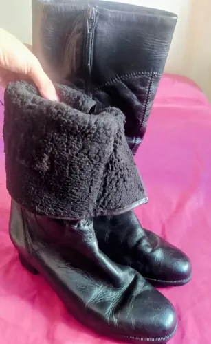 Botas de inverno forradas e duas formas de usar. Couro n.37