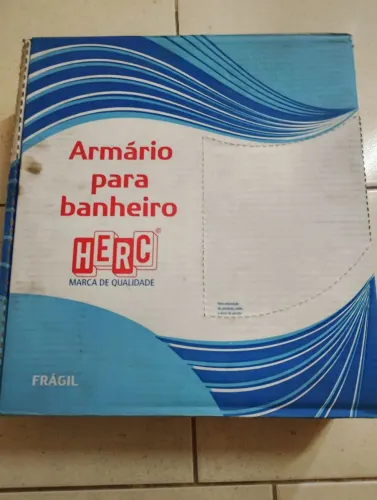 Armário novo para banheiro c/ espelho.