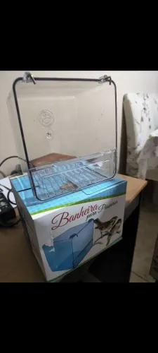 BANHEIRA OU BEBEDOURO EXTERNO PARA AVES 