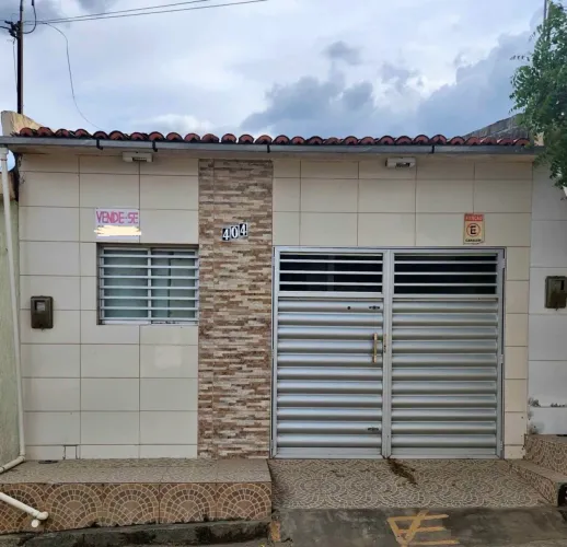 - Casa na Cidade Operária