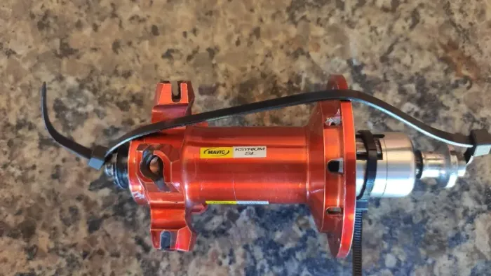 CUBO TRASEIRO MAVIC KSYRIUM SL VERMELHO