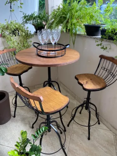 Jogo bistro mesa e 3 cadeiras