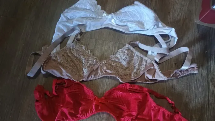 Lote com 3 Sutiâs sem Bojos, Tamanho M - DESAPEGO