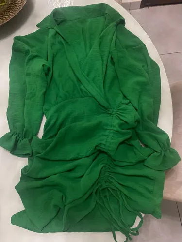 Vestido verde de manga comprida