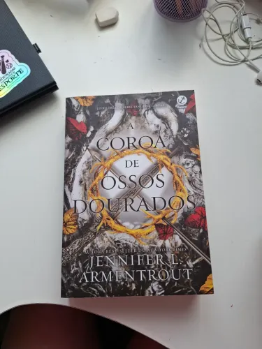 Livro "A coroa de ossos dourados"