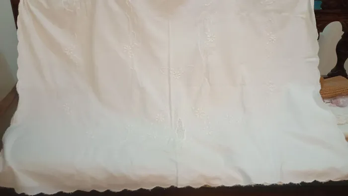 Toalha de mesa jantar em linho bordado