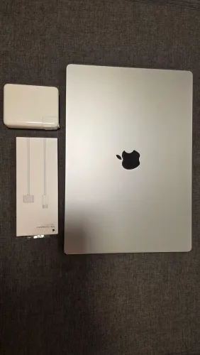 MacBook Pro M1 Max 2021 | 32 núcleos | 32GB | SSD 1TB | 16 polegadas
