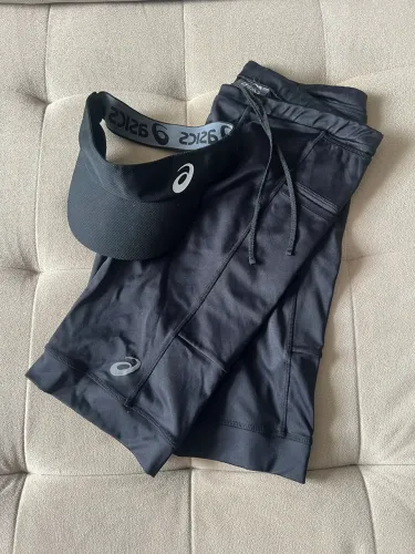Bermuda ASICS Rum 5 Bolsos c/ viseira ascis grátis 