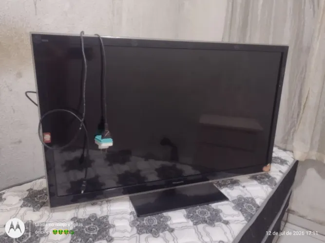 Vendo Tv Panasonic com defeito na tela