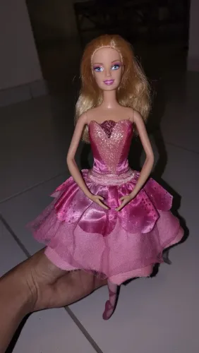 Boneca Barbie sapatilhas magicas