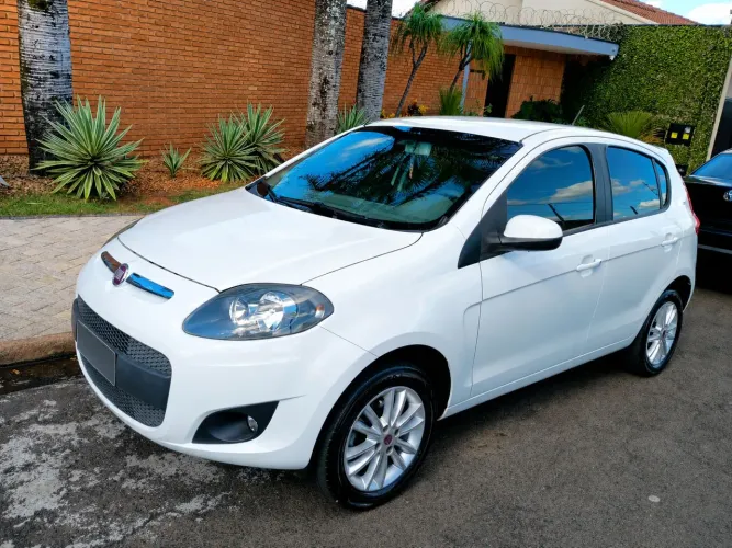 Fiat Palio Essence 1.6 Flex 16V 5P 2014