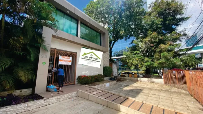 Sobrado para venda tem 308 metros quadrados com 10 quartos em Boa Vista - Recife - PE