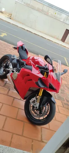 Ducati panigale v4 s