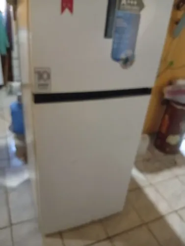 Geladeira marca Midea só refrescando resfriando um ano e dois meses fone * Marcelo