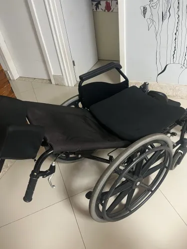 Vendo cadeira de rodas