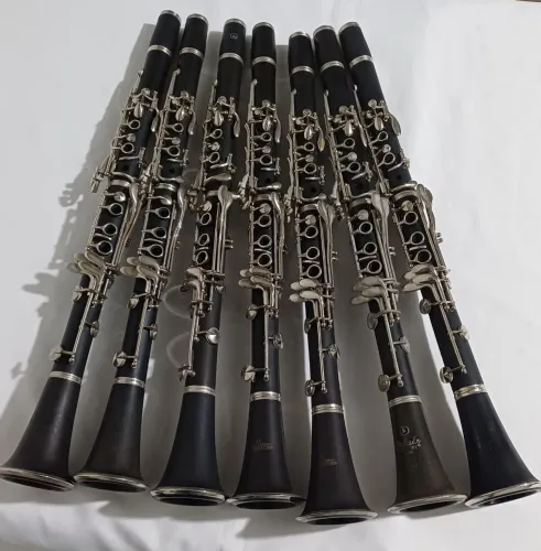 Clarinetes para manutenção, lote com 7 unidades.