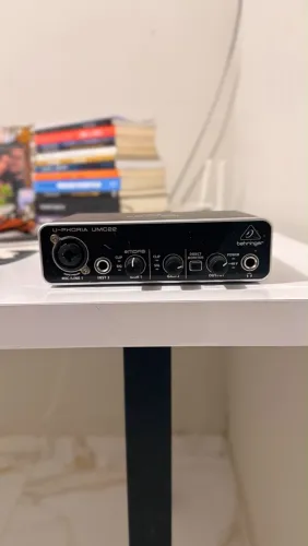 Interface de áudio Behringer