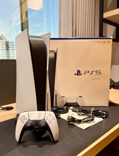 PS5 com Leitor 825GB - Impecável na Caixa (Modelo CFI-1014A) 