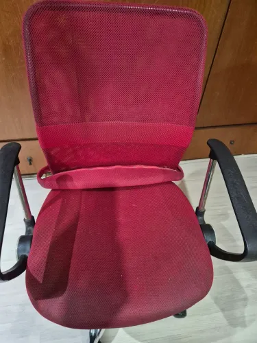 Cadeira de escritório vermelha