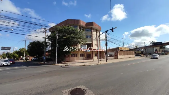 Prédio Comercial 800m², 12 salas, 2 salões, 8 banheiros, 2 cozinhas, Bairro Mathias Velho