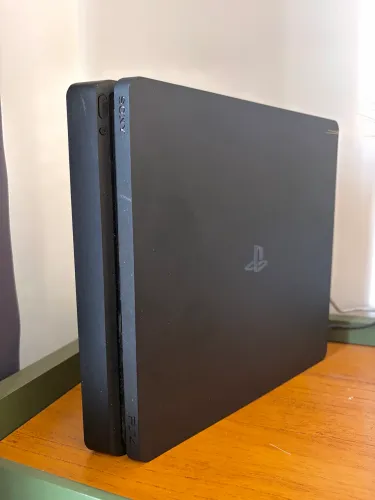 PlayStation 4 - PS4