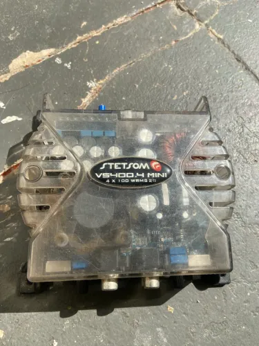 Módulo amplificador automotivo Stetsom VS400.4 Mini antigo