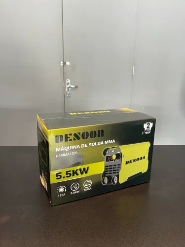 Máquina de solda disponível na loja