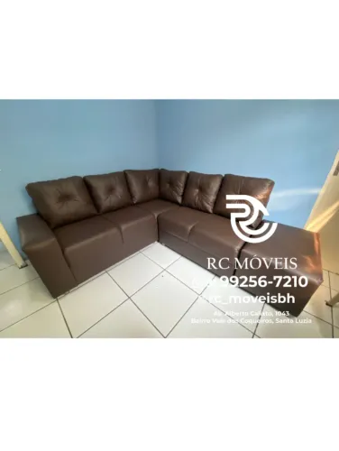 Sofá Sandero de Canto em Couro Sintético com Puff - Direto da Fábrica