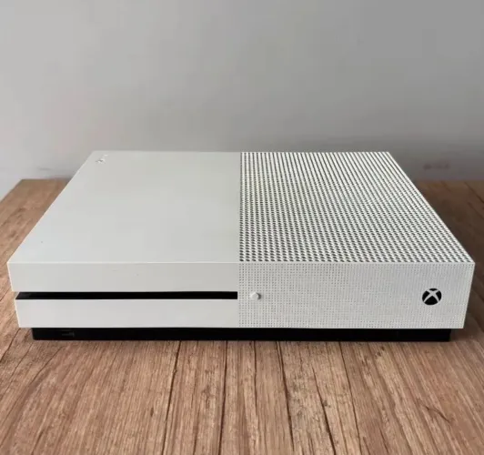 Xbox One S 500g + 1 Controle Original