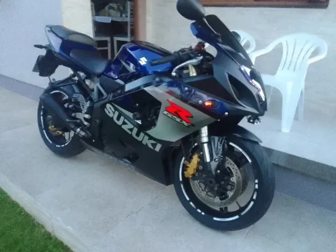 Gsx R 750 Srad 2006 muito inteira