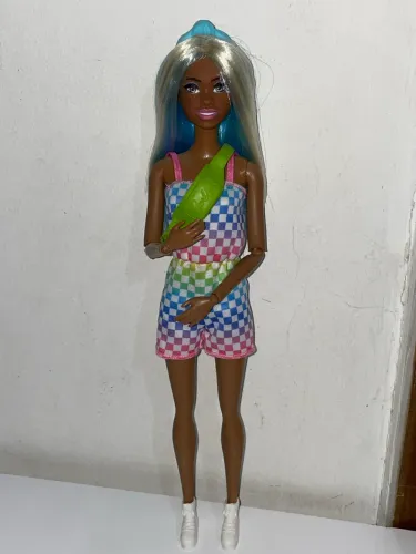 Boneca Barbie negra articulada mattel