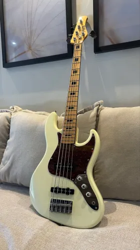 Tagima jazz Bass TJB5 regulado