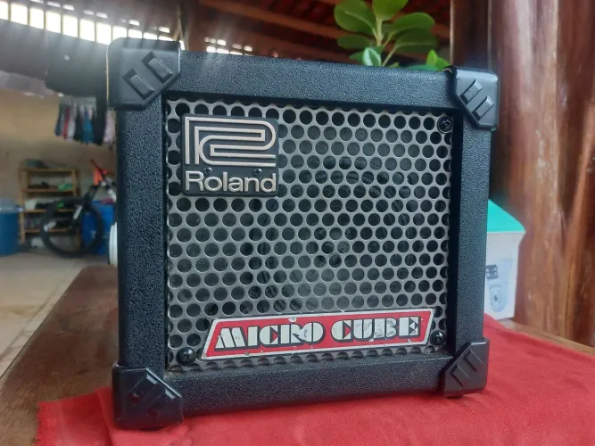 Micro Cubo Roland, Drive, delay, reverb, trêmulo, flanger, chorus
