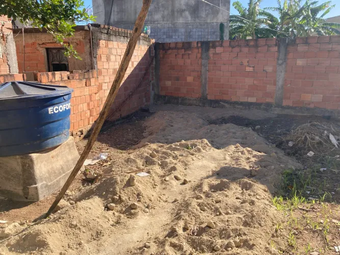 Vendo terreno com casa pra reforma